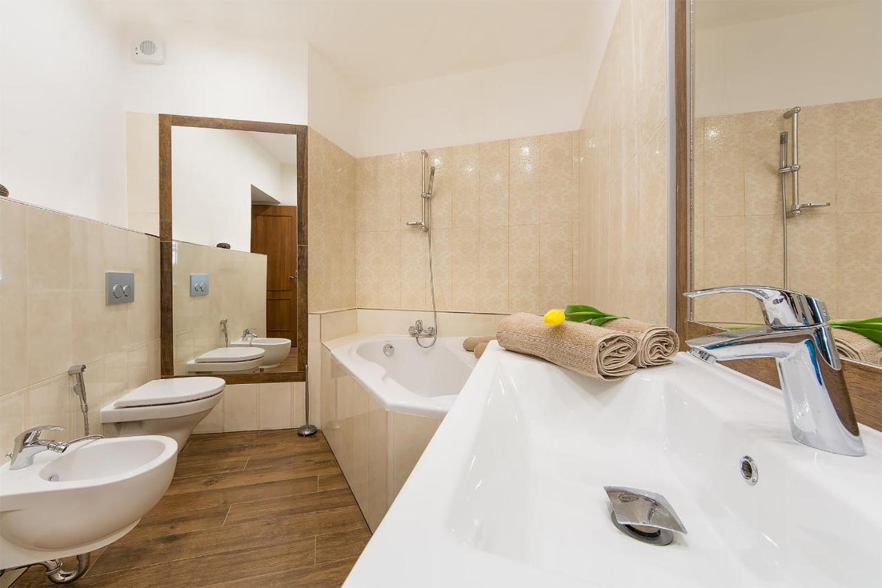 In Heart Of Prague - 2Br 2Ba Elegant Downtown Apt Bagian luar foto