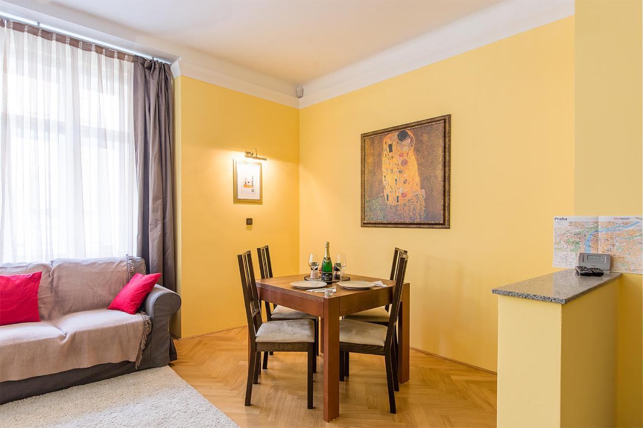In Heart Of Prague - 2Br 2Ba Elegant Downtown Apt Bagian luar foto