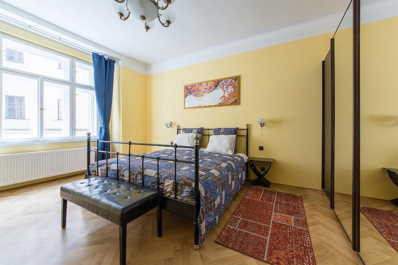 In Heart Of Prague - 2Br 2Ba Elegant Downtown Apt Bagian luar foto